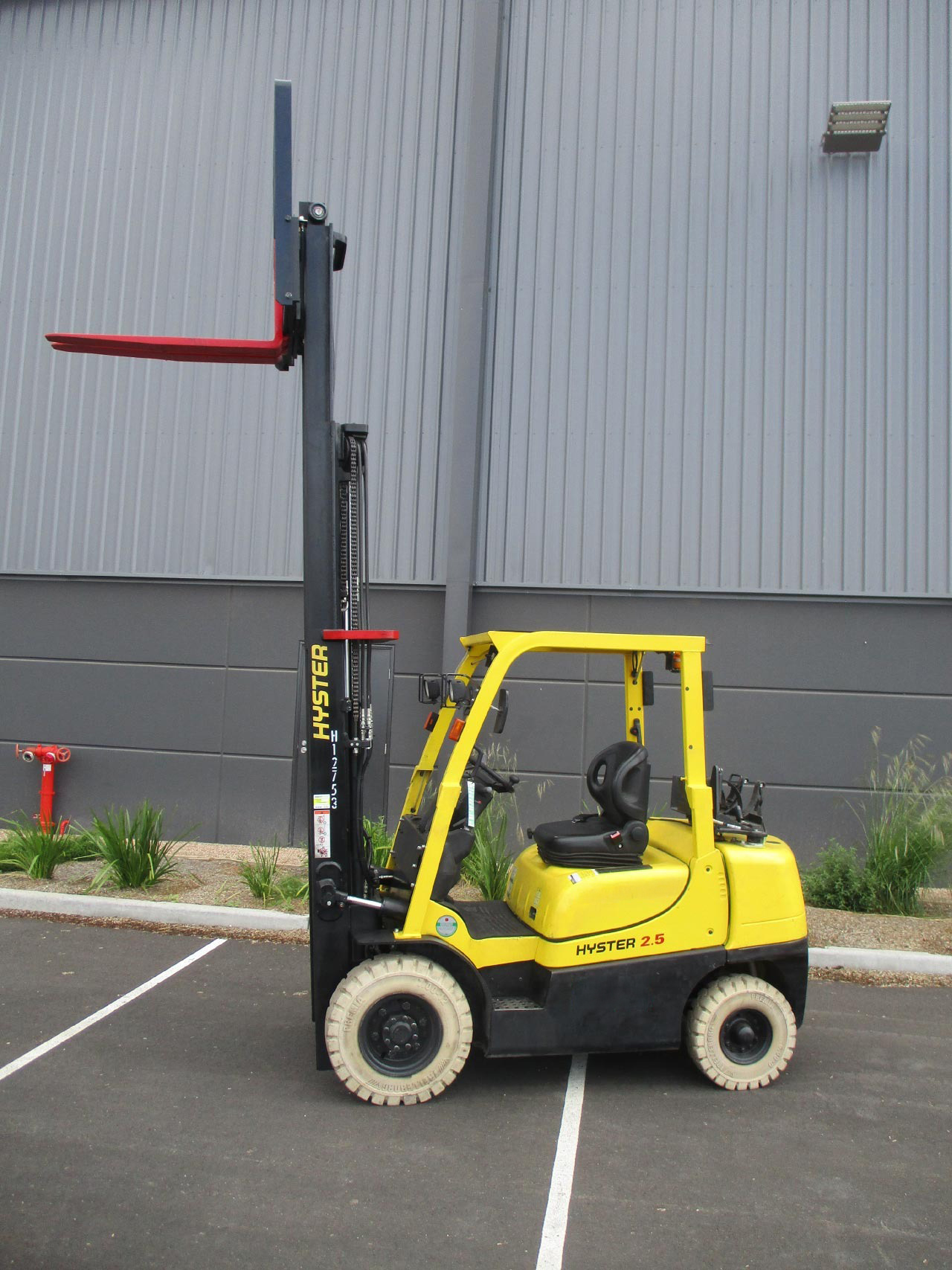 2.5 Tonne Forklift Hire