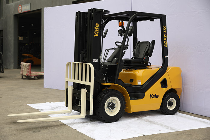 1.8 Tonne Forklift Hire