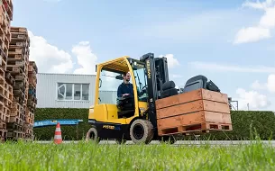 Rethink your Lift Truck power options with Hyster