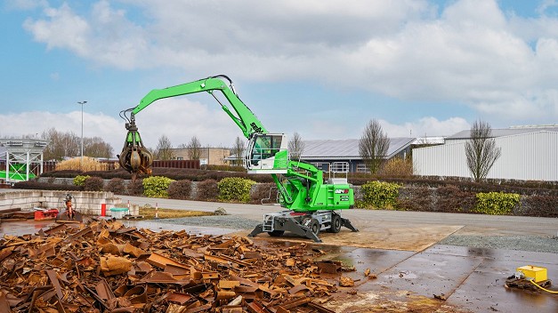 SENNEBOGEN 824 G Material Handler