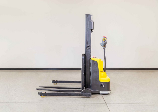 Liftsmart WSS15 Electric Walkie Stacker
