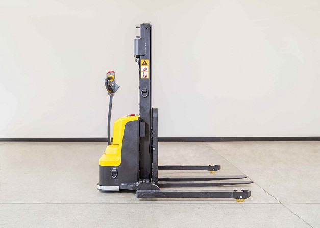 Liftsmart WSS15 Electric Walkie Stacker
