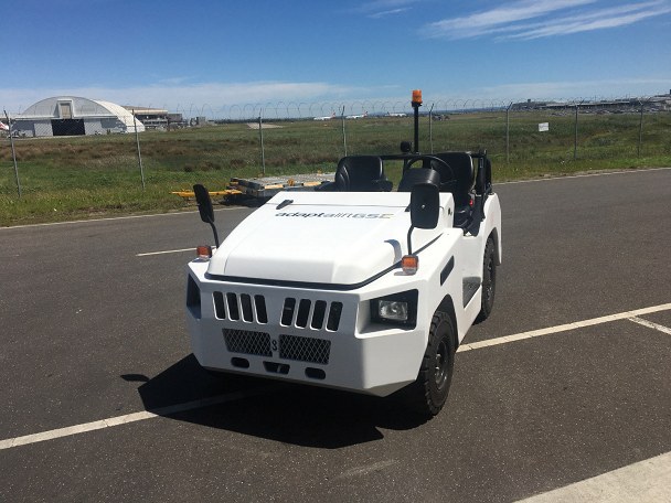 Liftsmart IC Tow Tractor IMG 1712a Liftsmart IC Tow Tractor IMG 1712a