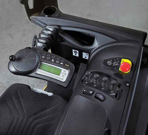 Yale MR14-25 Sit-on Moving Mast Reach Trucks