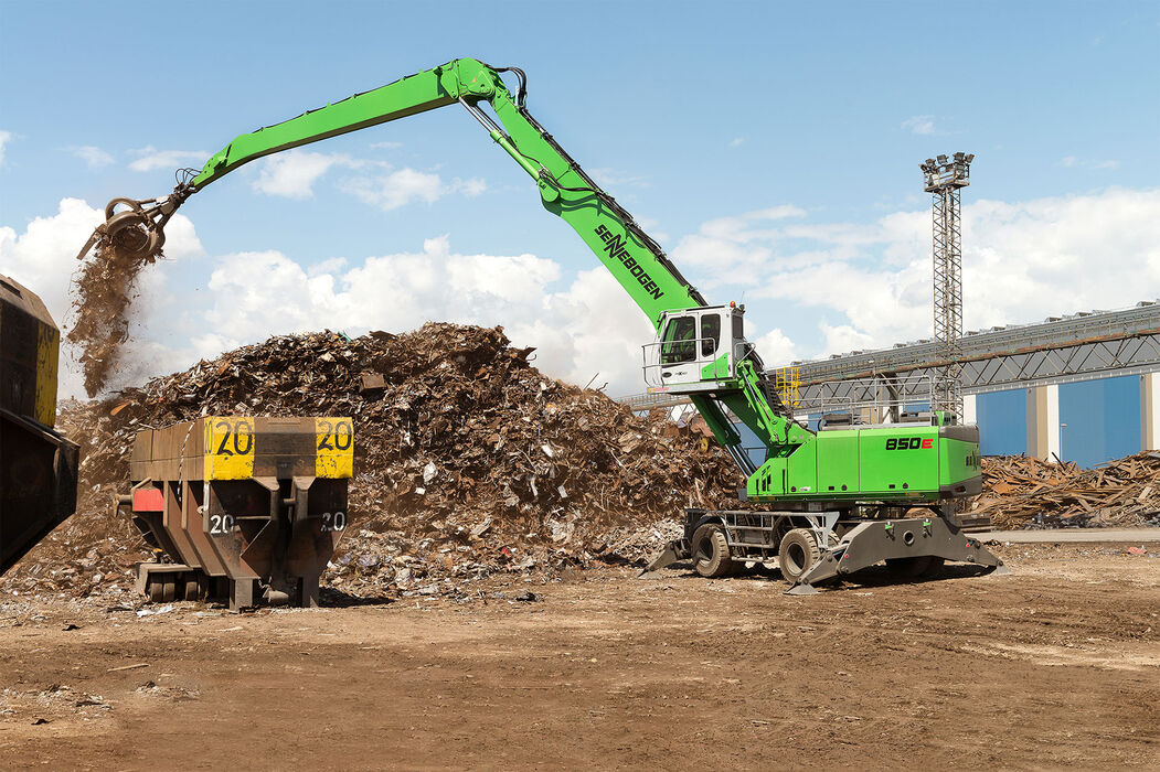 SENNEBOGEN 850 E