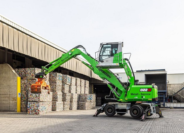 SENNEBOGEN 822 G Material Handler