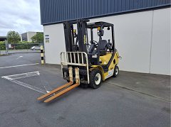 Used equipment: YALE GLP25UX
