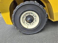 Used equipment: YALE GLP25UX