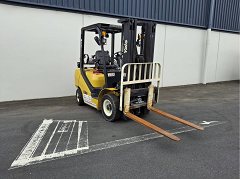Used equipment: YALE GLP25UX