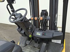 Used equipment: YALE GLP25UX