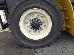 Used equipment: YALE GLP25UX