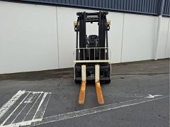 Used equipment: YALE GLP25UX