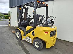 Used equipment: YALE GLP25UX