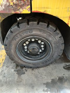 Used equipment: HYSTER J2.5UT