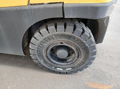 Used equipment: HYSTER H2.5FT