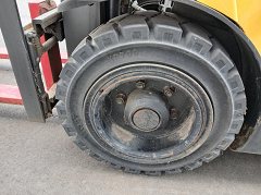 Used equipment: HYSTER H2.5FT